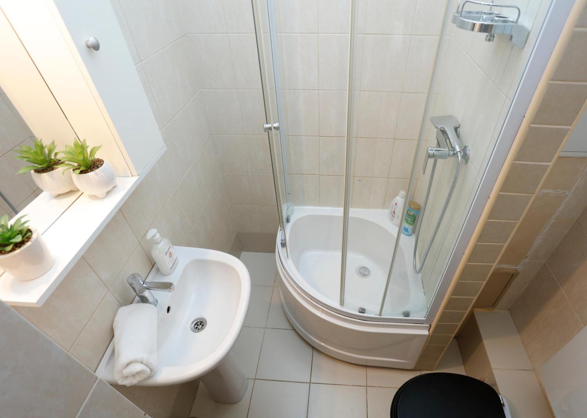 Enchanting Retreat - Historic Old Town - Pet-Friendly Haven - Steps From Unirii Bucharest Exterior photo